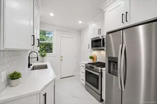122-12 Montauk St, Springfield Gardens, NY 11413 - Photo 17