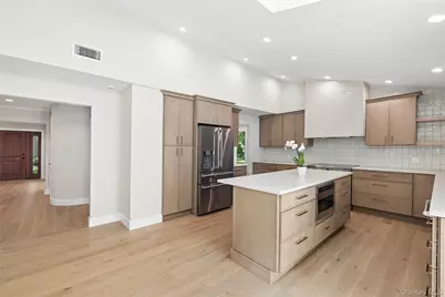6 Washington Avenue, Dix Hills, NY 11746 - Photo 11