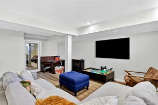 7 Abrams Pl, Lynbrook, NY 11563 - Photo 21