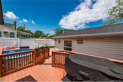 25 W Shore Drive, Patchogue, NY 11772 - Photo 47