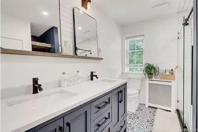 147 Locust Avenue, Babylon, NY 11702 - Photo 19
