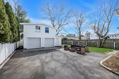 31 Walters Avenue, Syosset, NY 11791 - Photo 23