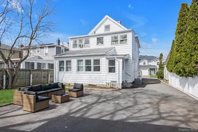 31 Walters Avenue, Syosset, NY 11791 - Photo 21