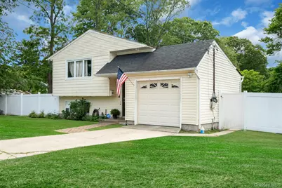96 Huron Drive, Bay Shore, NY 11706 - Photo 3