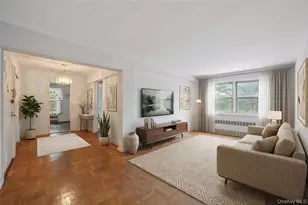 682 Tuckahoe Rd, Yonkers, NY 10710 - Photo 3