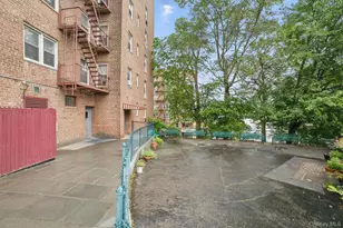 682 Tuckahoe Rd, Yonkers, NY 10710 - Photo 19