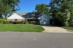 120 Longfellow Rd, Great Neck, NY 11023 - Photo 27
