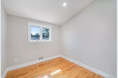 12 Sandalwood Drive, Smithtown, NY 11787 - Photo 11