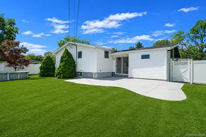 12 Sandalwood Drive, Smithtown, NY 11787 - Photo 21