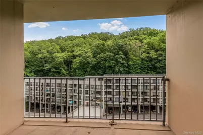 1155 Warburton Avenue #11F, Yonkers, NY 10701 - Photo 9