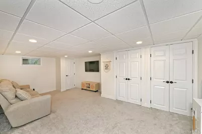38 Maridon Lane, Commack, NY 11725 - Photo 25