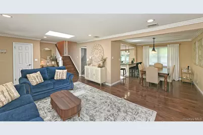 38 Maridon Lane, Commack, NY 11725 - Photo 9