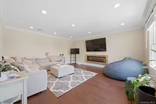 14 Jackson Pl, Massapequa, NY 11758 - Photo 9