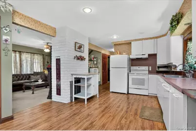 61 Elbow Lane, Levittown, NY 11756 - Photo 5