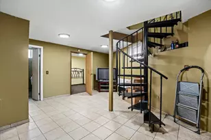 65-34 Jay Ave, Maspeth, NY 11378 - Photo 21