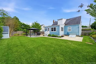 40 Lombardi Place, Amityville, NY 11701 - Photo 5