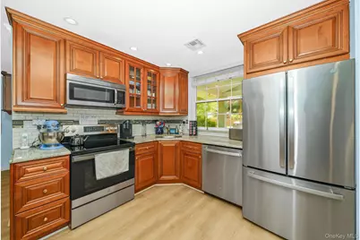 87 Tardy Lane N, Wantagh, NY 11793 - Photo 9