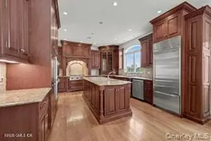 52 Francis Ln, Greenwich, CT 06831 - Photo 11