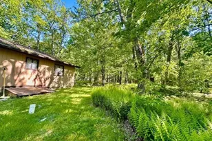 107 Fetlock Dr, Hawley, PA 18428 - Photo 3