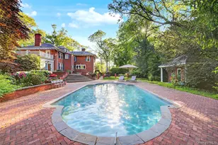 23 Townsend Rd, Glen Cove, NY 11542 - Photo 21