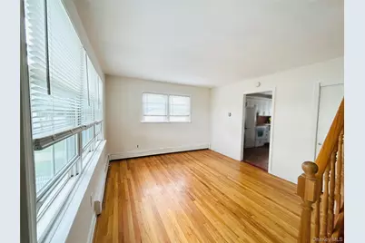 388 N Alleghany Avenue, Lindenhurst, NY 11757 - Photo 3