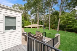 4 Newport Dr, Plainview, NY 11803 - Photo 35