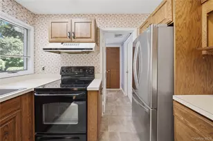 139 Sycamore Cir, Stony Brook, NY 11790 - Photo 45