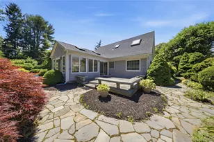 139 Sycamore Cir, Stony Brook, NY 11790 - Photo 13