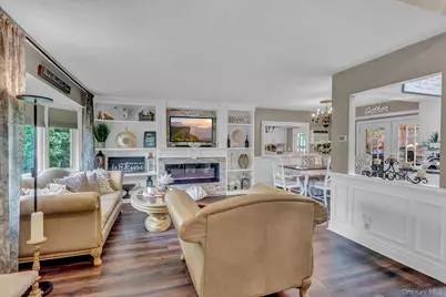 121 W 15th Street, Deer Park, NY 11729 - Photo 11