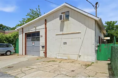 78 Auburn Street, Lindenhurst, NY 11757 - Photo 5