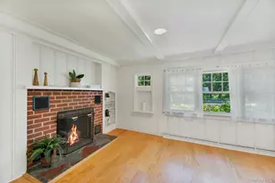 420 Sigsbee Rd, Mattituck, NY 11952 - Photo 5