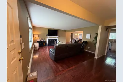 3 Deeringwood Lane, Babylon, NY 11702 - Photo 9