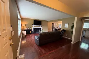 3 Deeringwood Ln, Babylon, NY 11702 - Photo 9