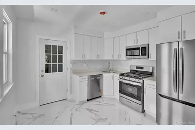 20 Lillian Avenue, Freeport, NY 11520 - Photo 5