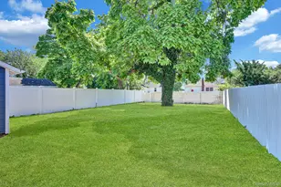 20 Lillian Ave, Freeport, NY 11520 - Photo 9