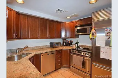 100 Cuttermill Road #4V, Great Neck, NY 11021 - Photo 9