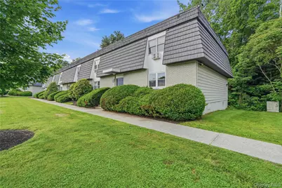 19 White Gate Road #J, Wappingers Falls, NY 12590 - Photo 3