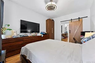 228 W 17th St, New York, NY 10011 - Photo 13