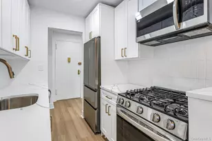 1300 Midland Ave, Yonkers, NY 10704 - Photo 7