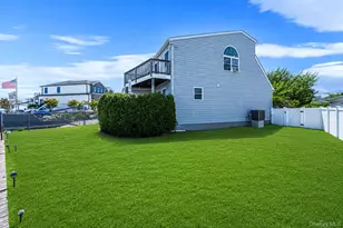 7 Forest Ave, Massapequa, NY 11758 - Photo 35
