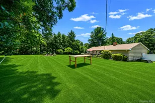 7 Carrie Ct, Smithtown, NY 11787 - Photo 9