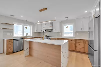 22 Miller Circle, Hicksville, NY 11801 - Photo 7