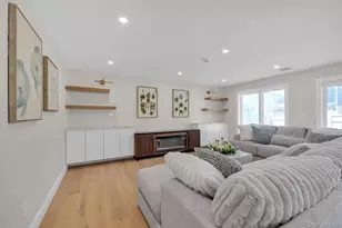22 Miller Cir, Hicksville, NY 11801 - Photo 9