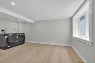 22 Miller Cir, Hicksville, NY 11801 - Photo 27