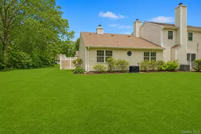 532 Race Place, Oakdale, NY 11769 - Photo 7