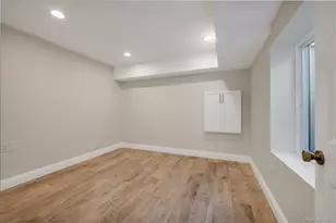 68 Edgewood, Port Washington, NY 11050 - Photo 11