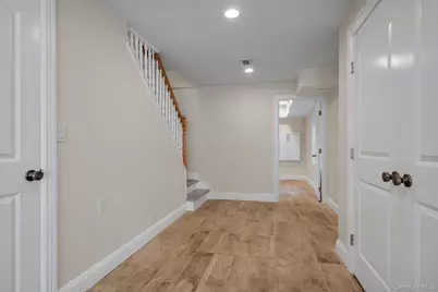68 Edgewood #B, Port Washington, NY 11050 - Photo 17