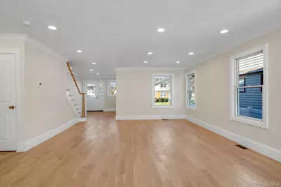 68 Edgewood #B, Port Washington, NY 11050 - Photo 5