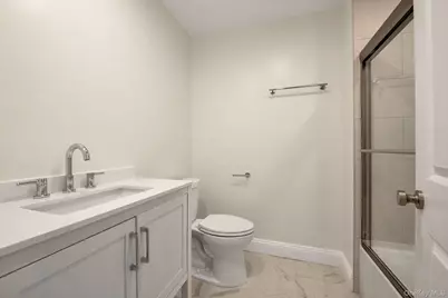 68 Edgewood #B, Port Washington, NY 11050 - Photo 15