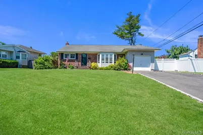 4 Balsam Lane, Commack, NY 11725 - Photo 3